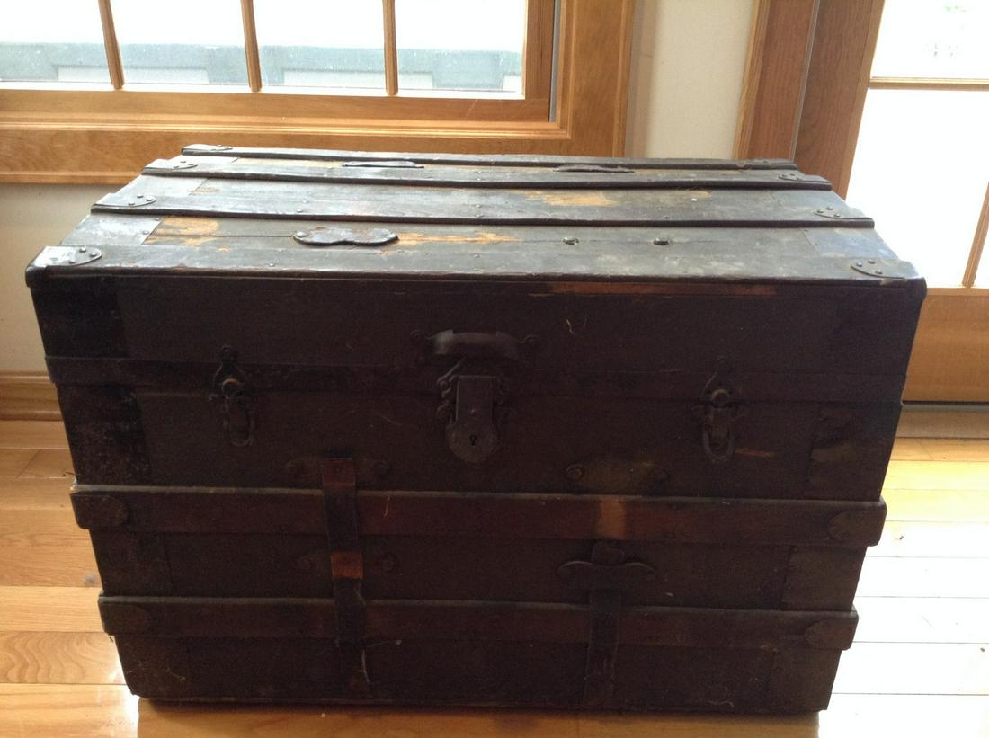 Early Steamer Trunk 28"x15"x14": Early Steamer Trunk 28"x15"x14"