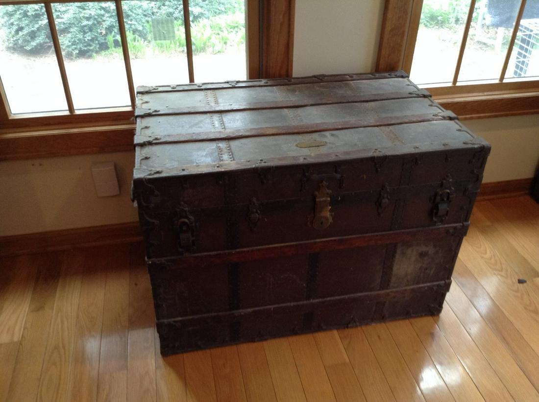 C.a. taylor trunk works steamer trunk 36"x 22"x 26" (1 of 1)