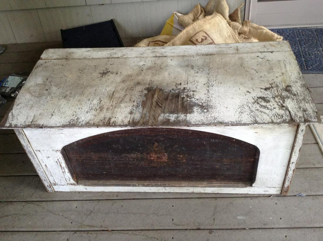 42"x 20" wooden chest: 42"x 20" wooden chest