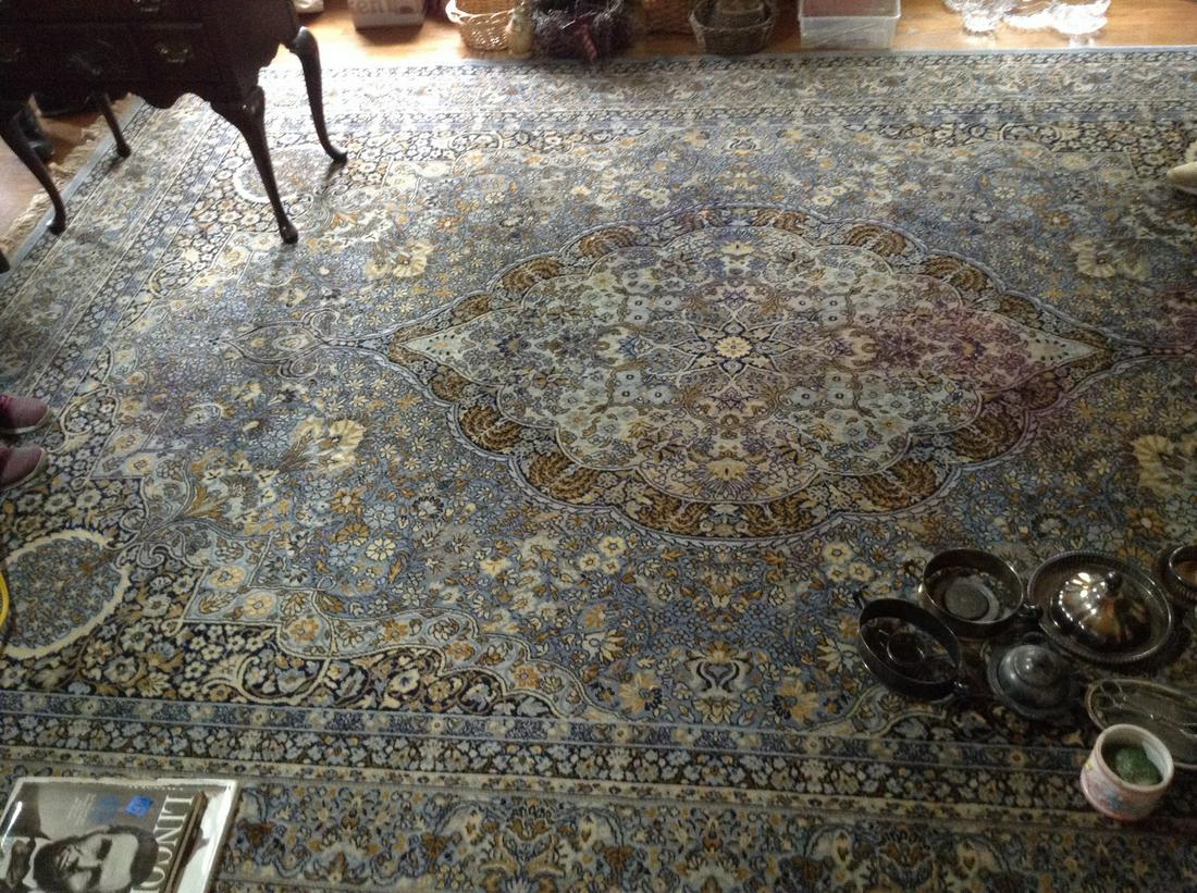 10 ft x 10 ft wool area rug great condition (1 of 1)