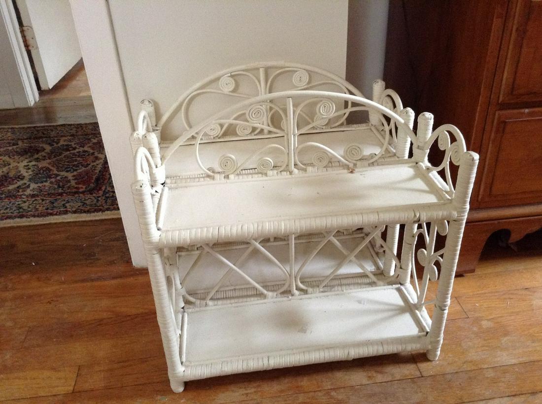 2 wall hanging shelves (1 of 1)