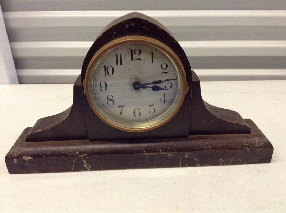 E. Ingraham Co. Wood mantle clock (1 of 1)