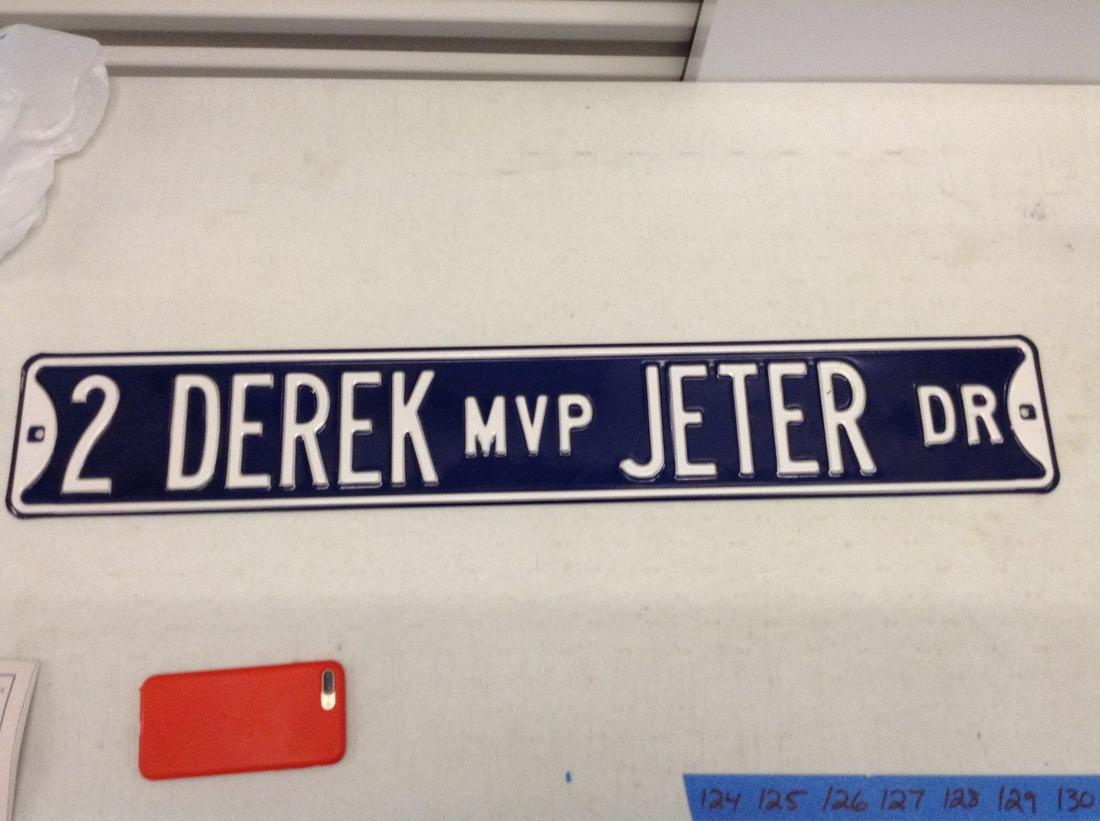 MLB Derek Jeter Sign: MLB Derek Jeter Sign