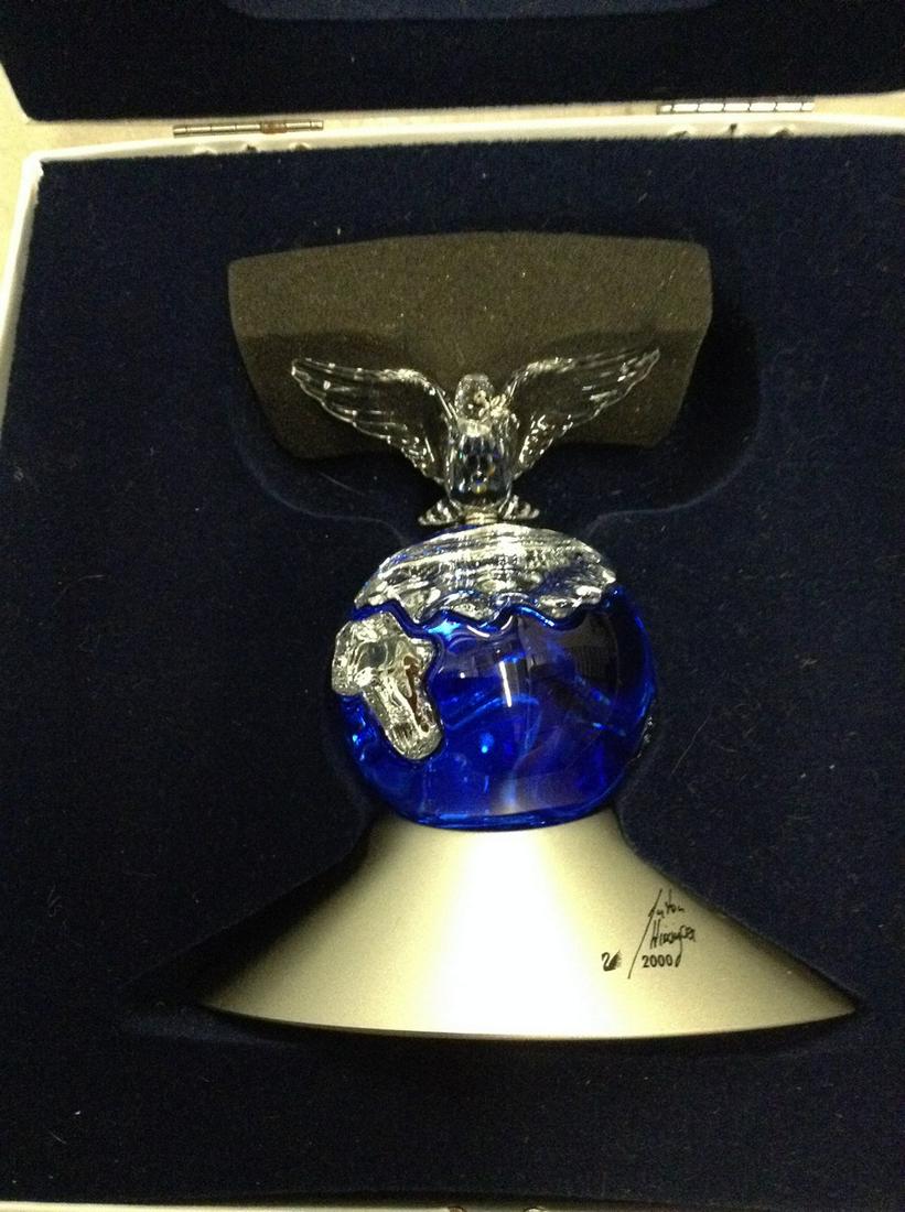 Swarovski Crystal Bird Peace Globe 2000 with Box (1 of 1)