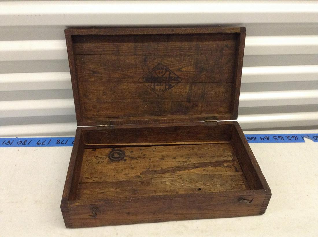 Early wood box 16"x 9"x4" (1 of 1)