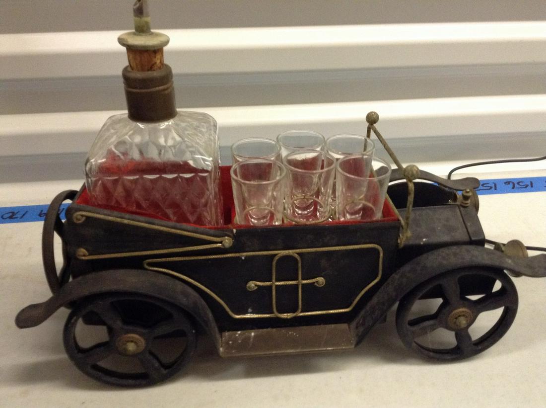 Car Decanter and Shot Glasses: Car Decanter and Shot Glasses