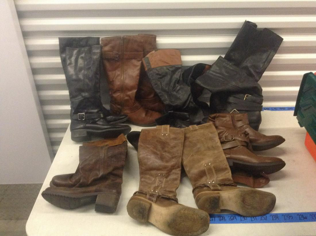 Large lot of vintage boots various sizes: Large lot of vintage boots various sizes