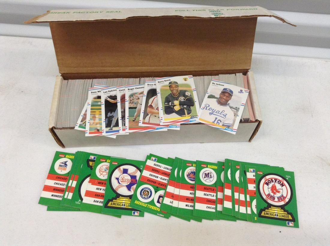 1988 Fleer Complete Set Baseball Cards with Logo (1 of 1)