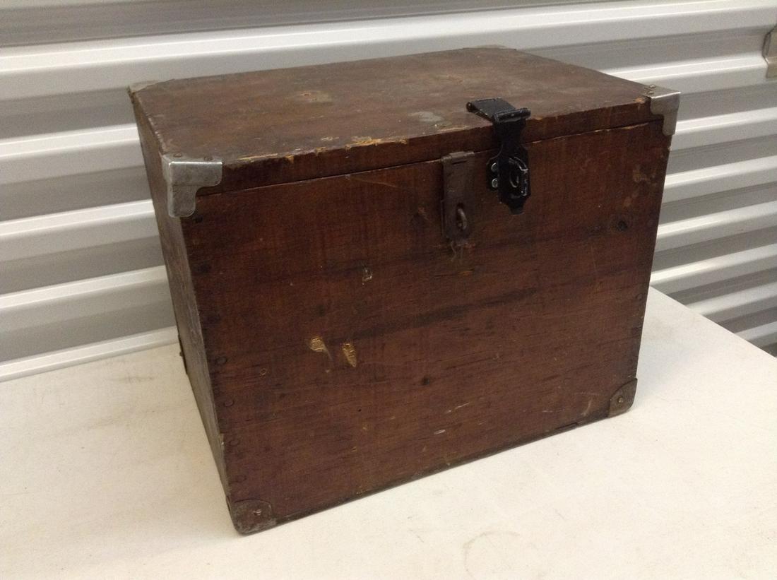 Early Wood Trunk 16"x11.5"x12.5": Early Wood Trunk 16"x11.5"x12.5"