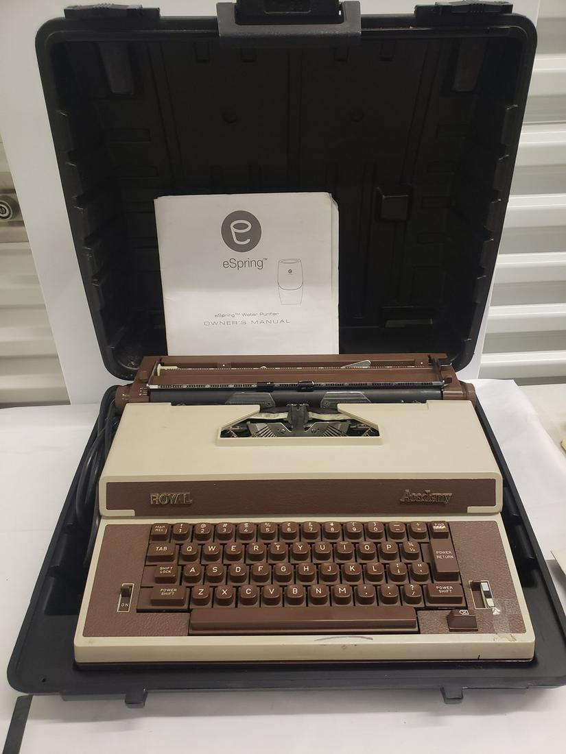 Royal Academy typewriter with carrying case: Royal Academy typewriter with carrying case