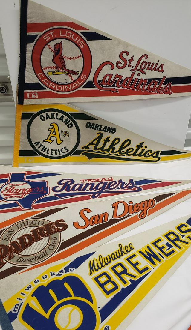 Lot of sports pennants: Lot of sports pennants