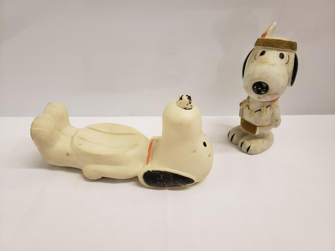 Two vintage snoopy figures: Two vintage snoopy figures