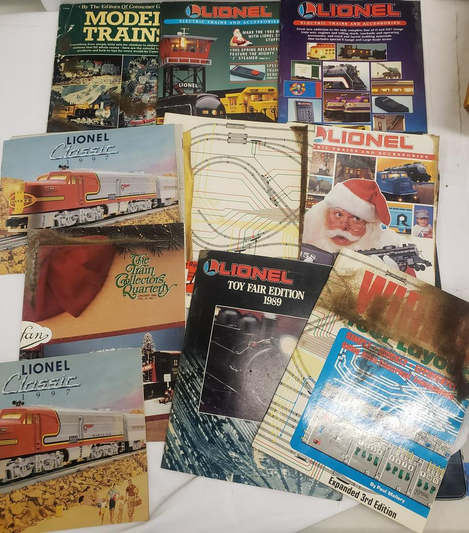 Lot of vintage Lionel train magazines (1 of 1)