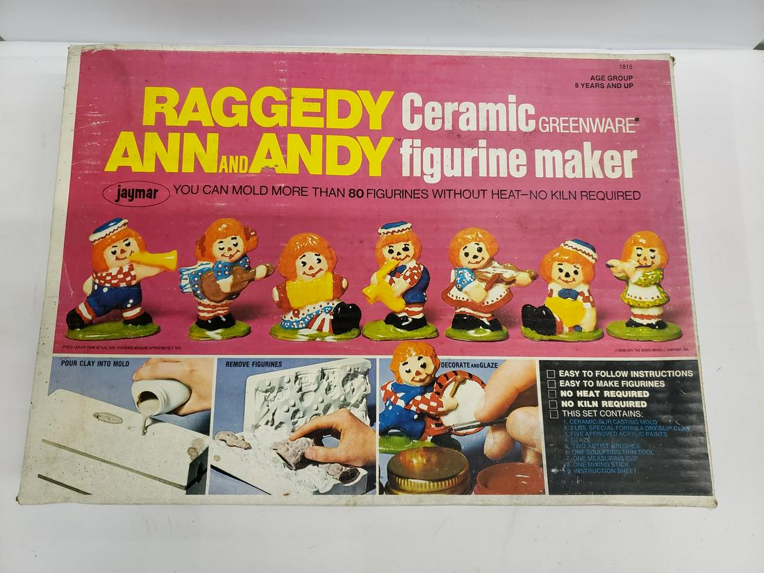 Raggedy Ann and Andy Jaymar toy ceramic figure maker: Raggedy Ann and Andy Jaymar toy ceramic figure maker art Playset
