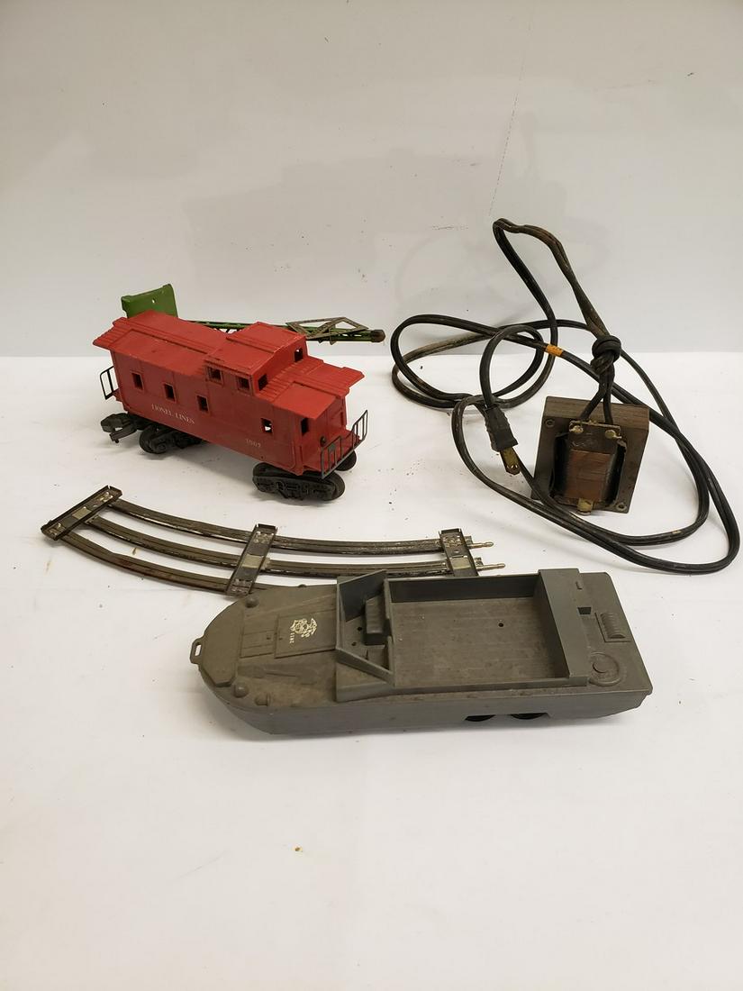 Lionel O Gauge caboose 1007 & Lionel USMC "Duck" (1 of 1)