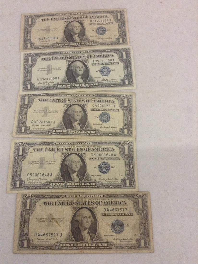 Lot of Silver Certificates: Lot of Silver Certificates