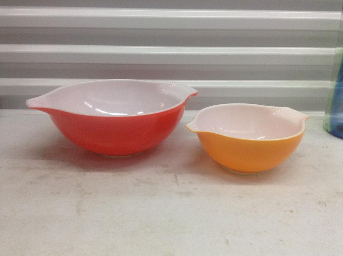 Two Pyrex Bowls largest 13" across: Two Pyrex Bowls largest 13" across
