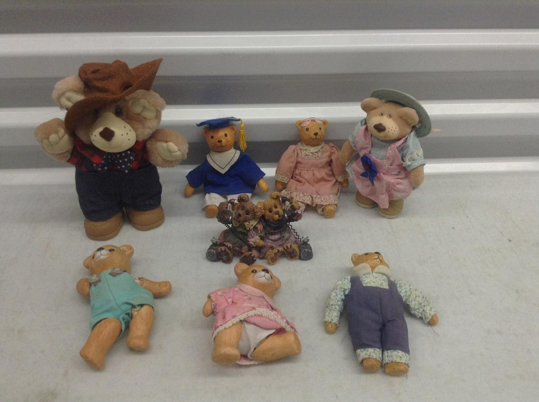 Large lot of vintage teddy bears (1 of 1)