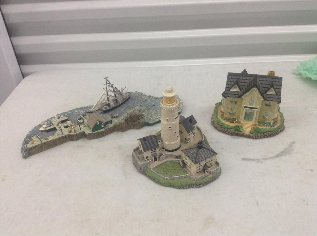 Danbury Mint Lighthouses and Cambridge Cottage (1 of 1)
