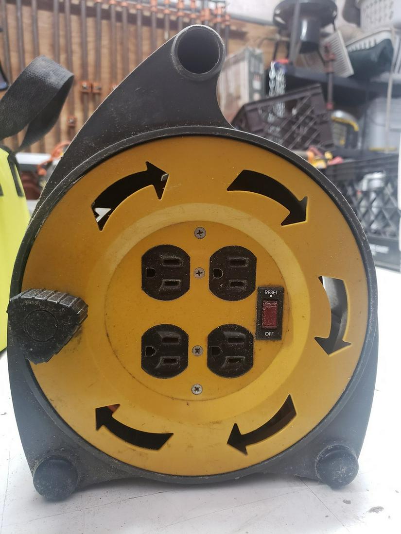 360 electrical 4 way outlet (1 of 1)