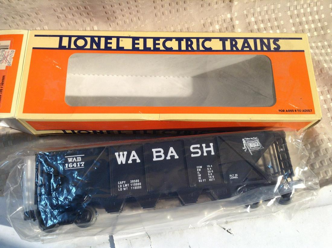 Lionel Wabash 4 Bay Hopper with Coal Train in Box: Lionel Wabash 4 Bay Hopper with Coal Train in Box