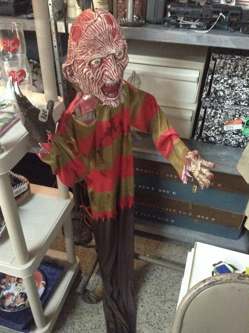 Freddy Krueger Halloween Decoration: Freddy Krueger Halloween Decoration