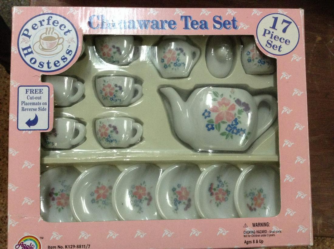 Perfect Hostess 17 Piece Chinaware Tea Set (1 of 1)