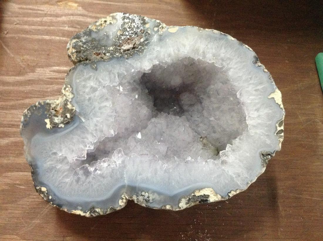 Geode: 6 in. long