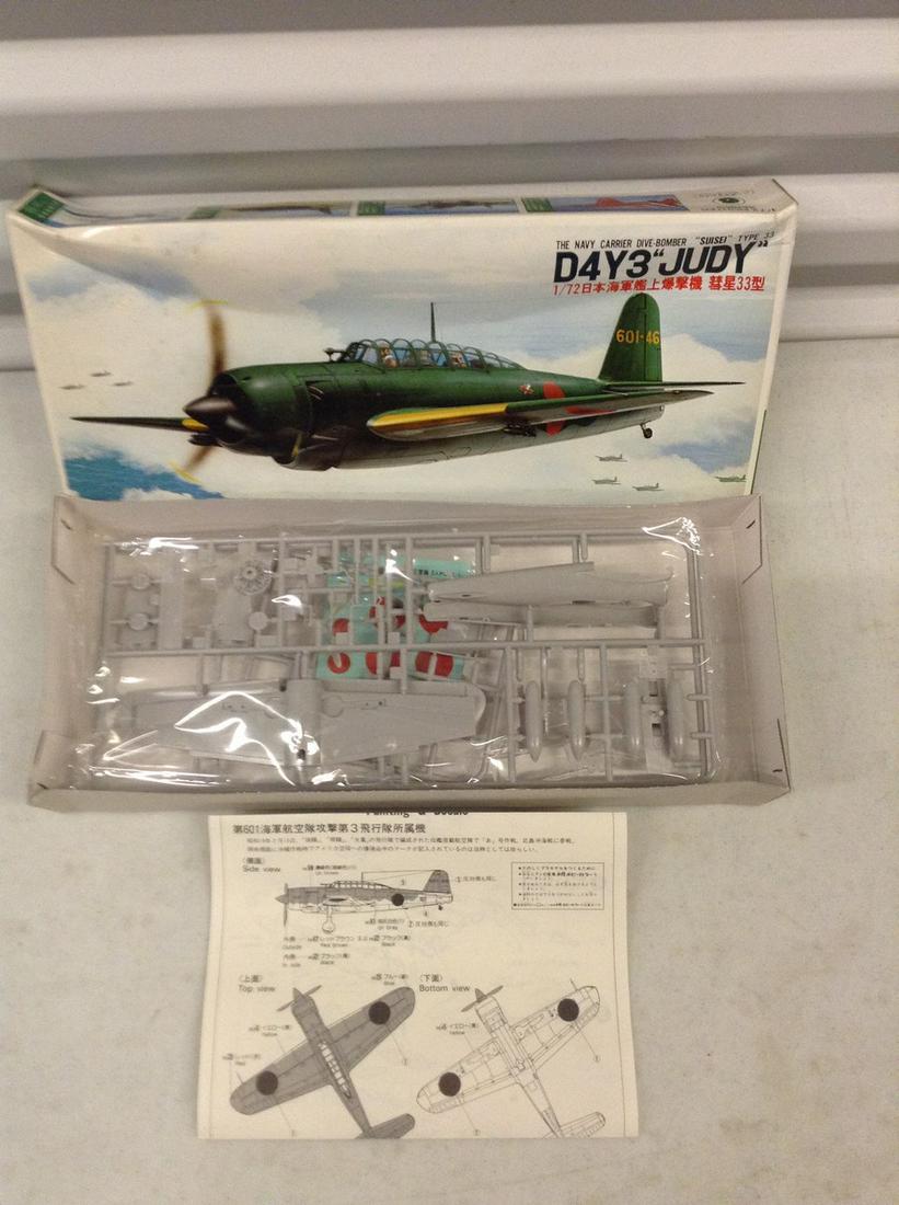 Japanese Dive Bomber model complete (1 of 1)