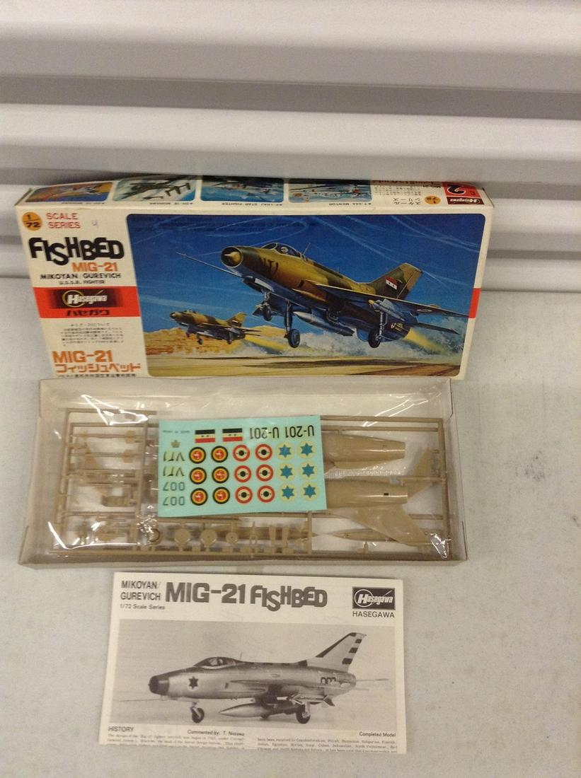 Japanese Fishbed mig-21 model complete (1 of 1)