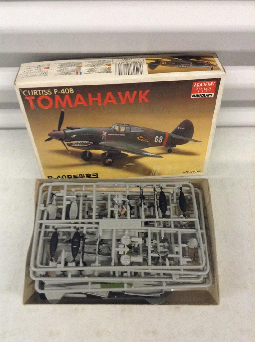 Curtiss P-40B Tomahawk complete model (1 of 1)