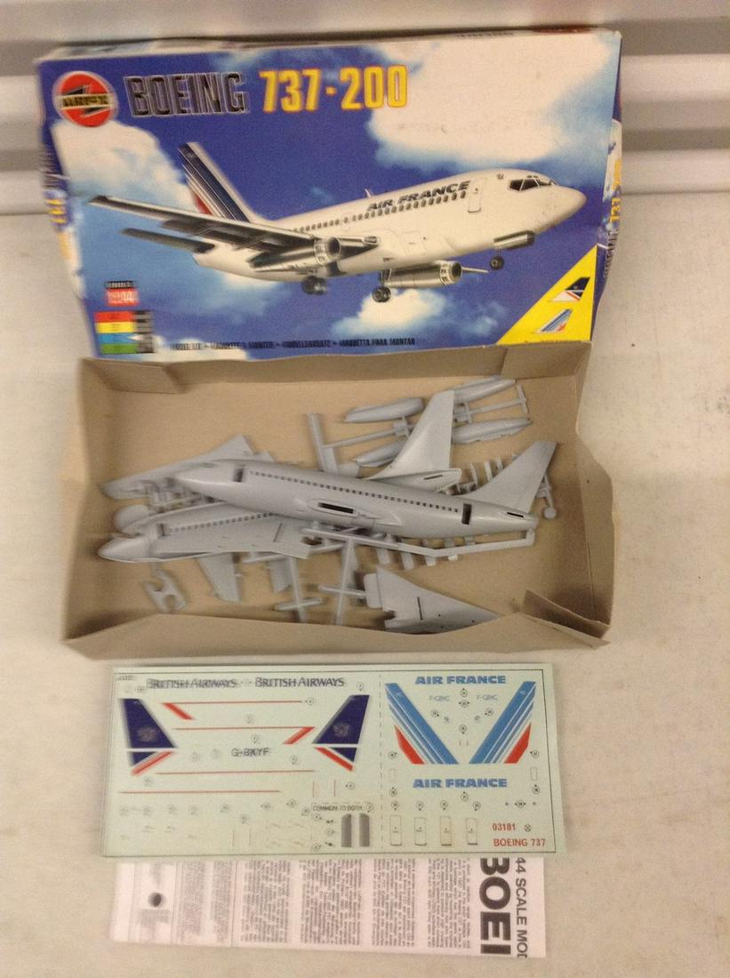Boeing 737 Model complete (1 of 1)