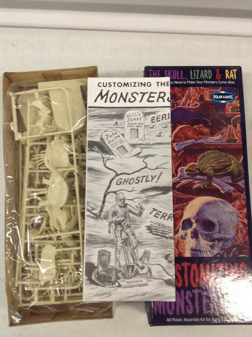 Customizing Monster Kit complete (1 of 1)