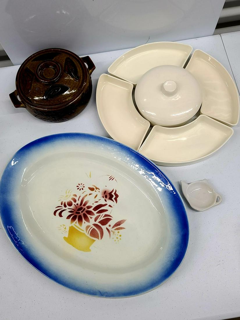 Ceramic Serving Items Vintage (1 of 1)