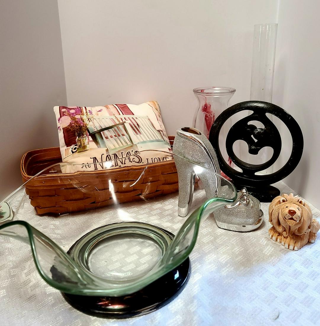 Assorted Home Decor 1995 Longaberger Basket (1 of 1)