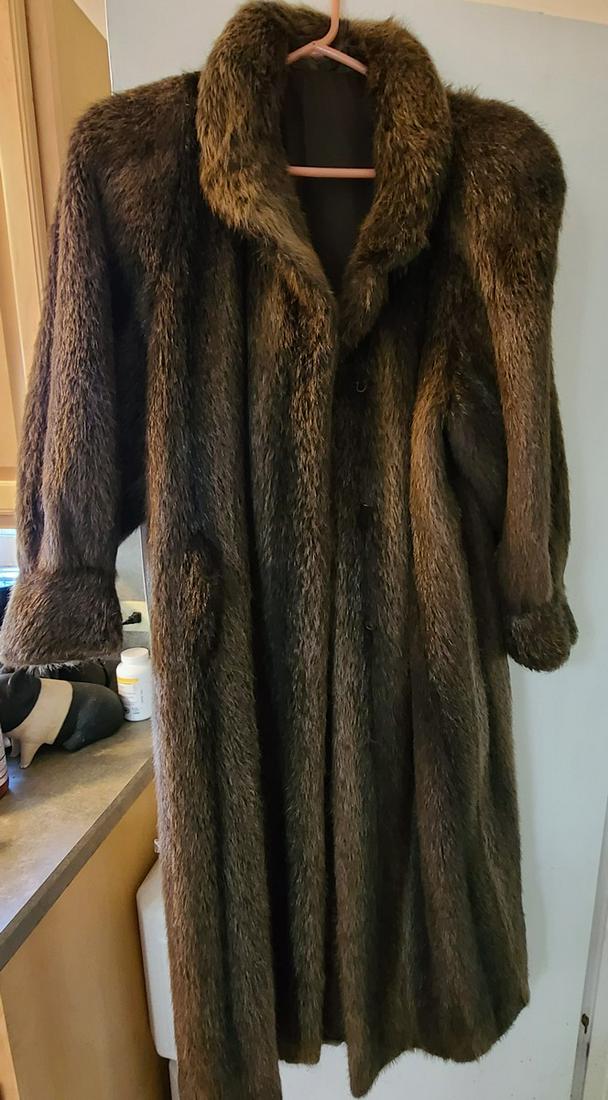 Vtg Beaver Ladies Long Fur Coat (1 of 1)