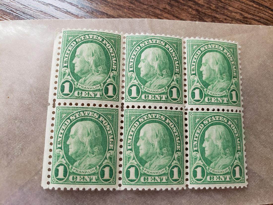 Stamp block of U.S. Stamp Benjamin Franklin side facing (1 of 1)