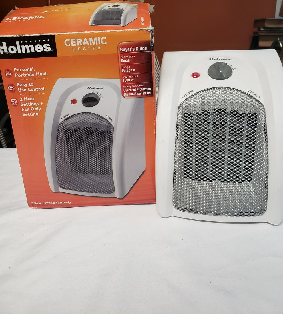 Holmes Ceramic Heater in box (1 of 1)