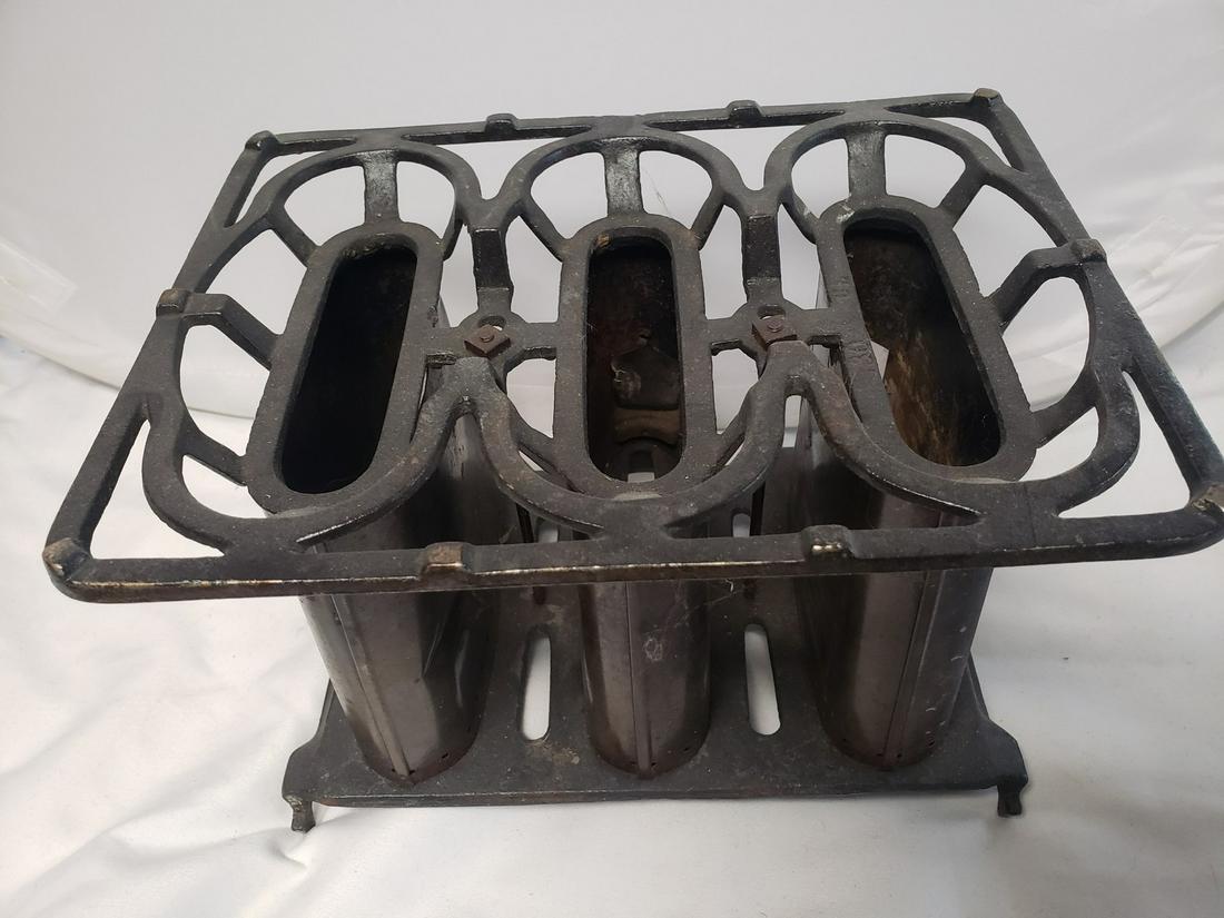 Antique Taylor & Boggis Cast Iron oil burner toaster: Antique Taylor & Boggis Cast Iron oil burner toaster