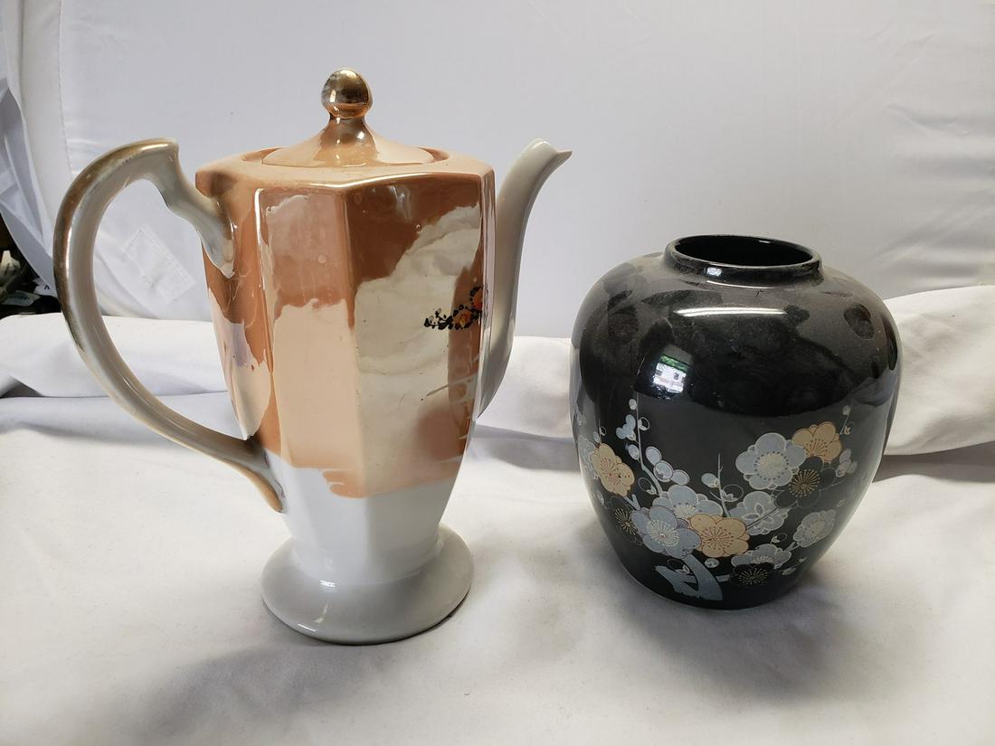 Two beautiful Japan made vases and tea pot (1 of 1)