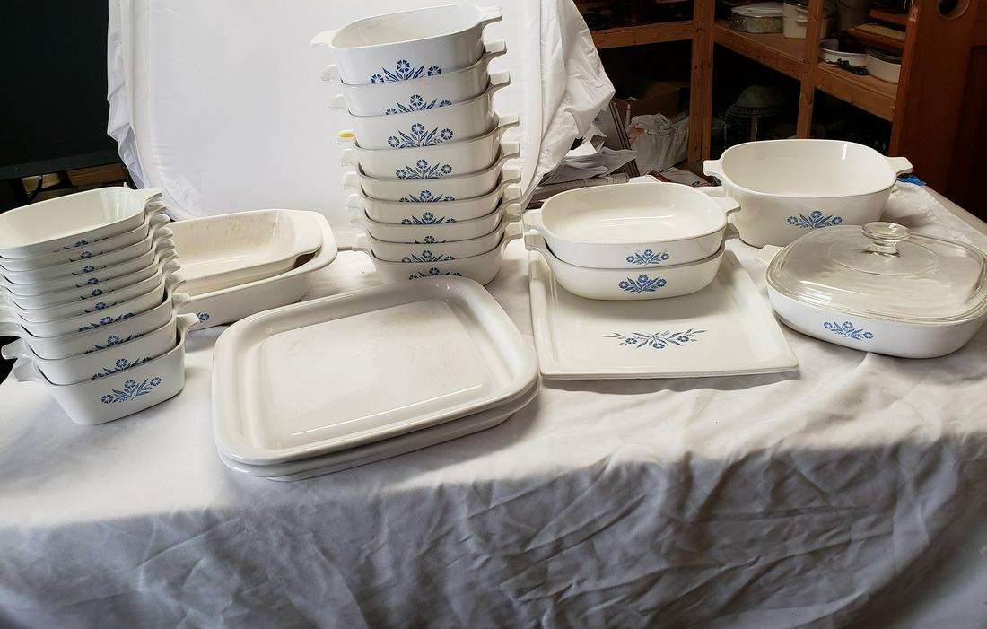 Lot of vintage corn flower corning ware (1 of 1)