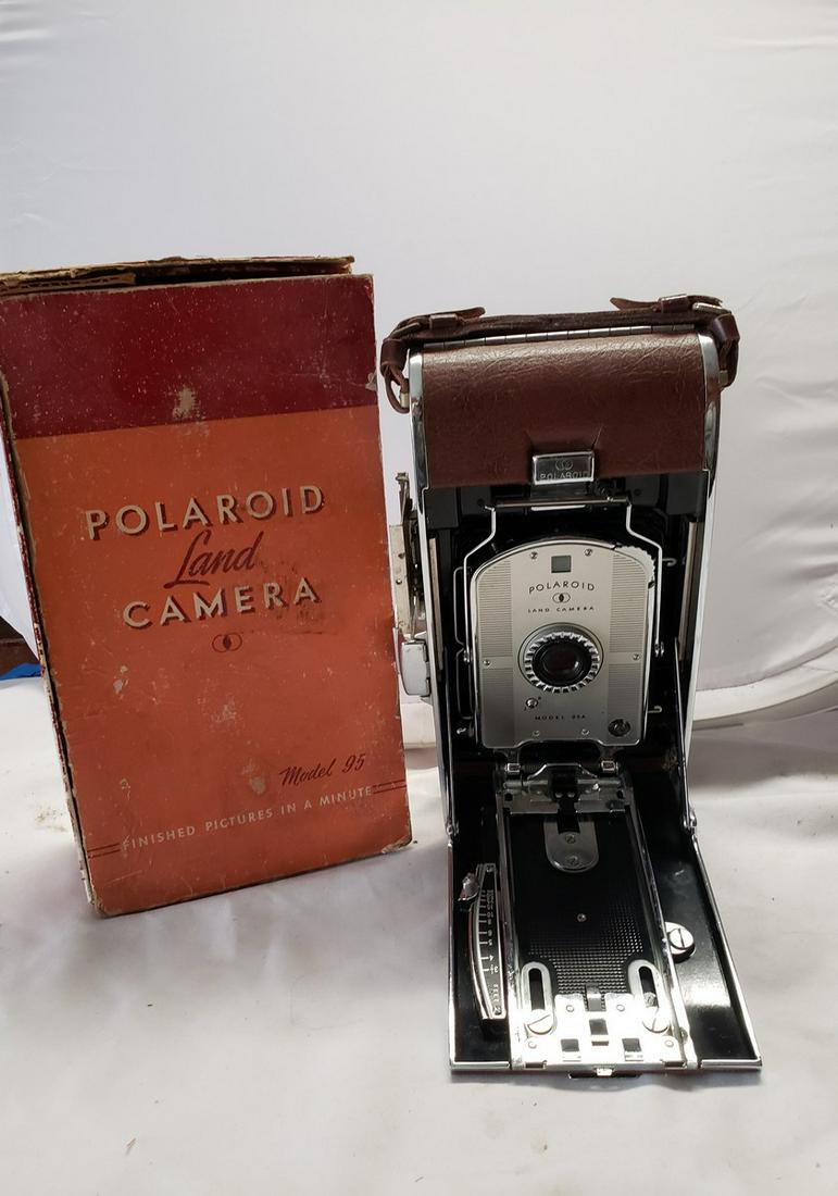 Polaroid Land Camera model 95A with original box - we (1 of 1)