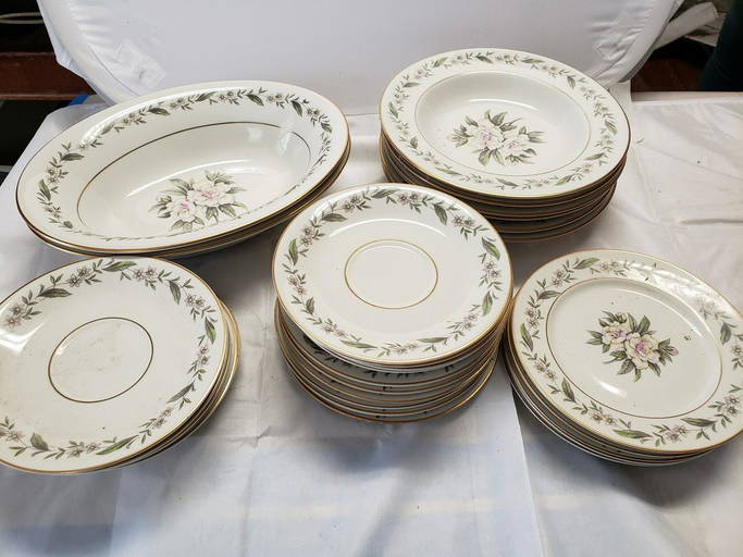 Royal Jackson Fine China Magnolia Pattern China Dishes