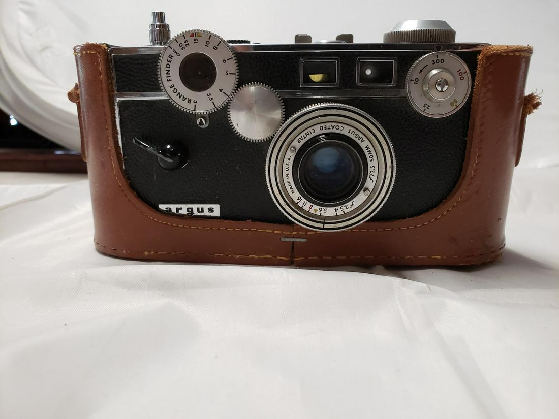 Vintage Argus C3 Rangefinder Camera with original case (1 of 1)