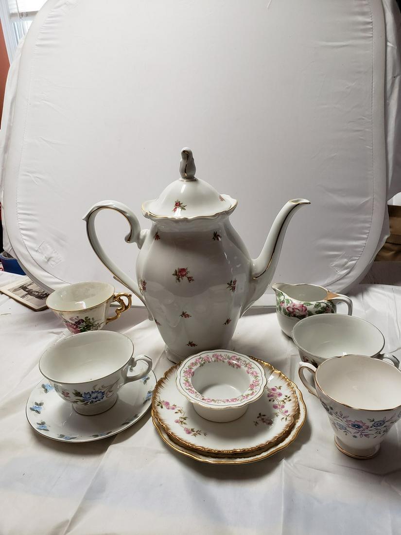 Lot of various china tea cups, saucers, and pots: Lot of various china tea cups, saucers, and pots