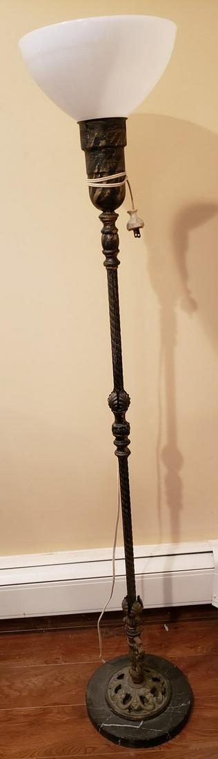 Cast Iron vintage floor lamp - we did not test this: Cast Iron vintage floor lamp - we did not test this
