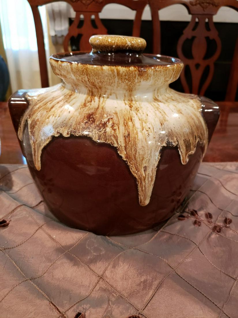 Vintage Roseville USA RR P.C.O Brown drip glaze bean: Vintage Roseville USA RR P.C.O Brown drip glaze bean pot lidded jar