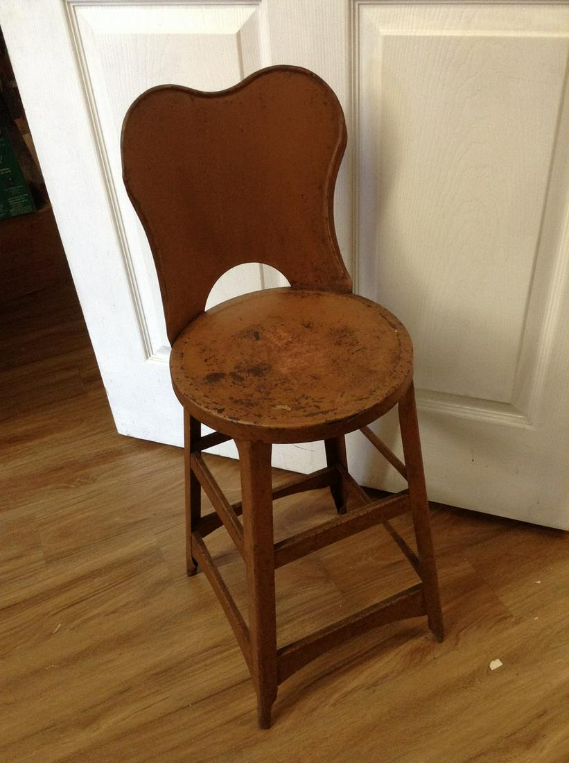 Early metal chair stand 31 inches tall (1 of 1)