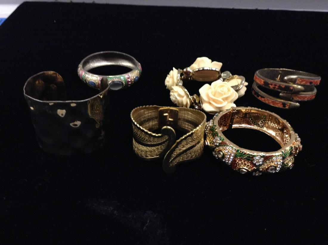 Six Costume  Jewelry Bracelets (1 of 1)