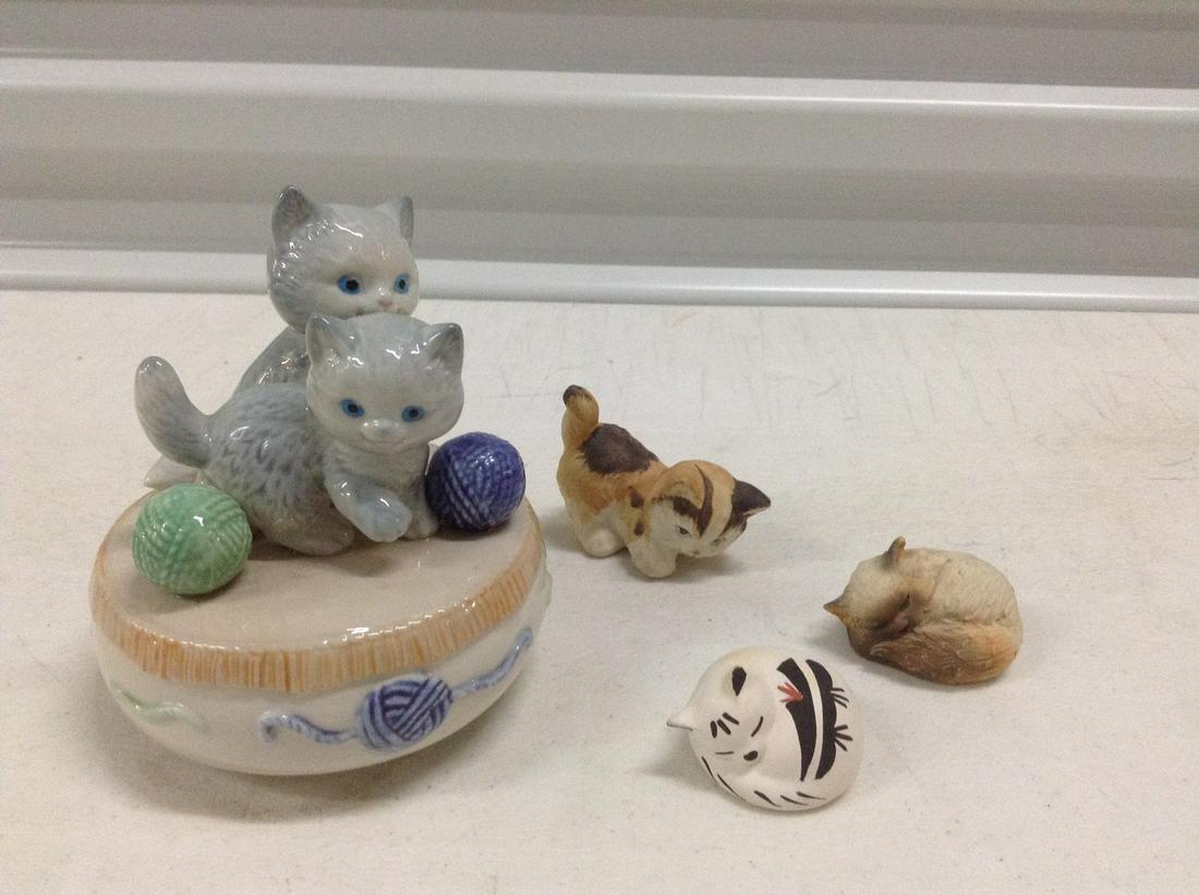 Otagiri Kitten Music Box (works) and other cat figures: Otagiri Kitten Music Box (works) and other cat figures